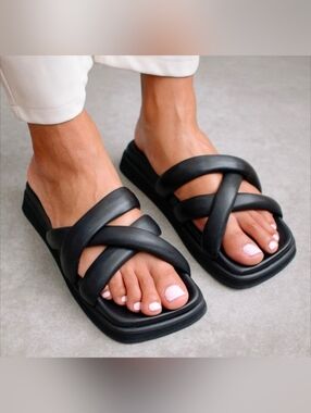 NEW ALOHAS Black Cross Sandals